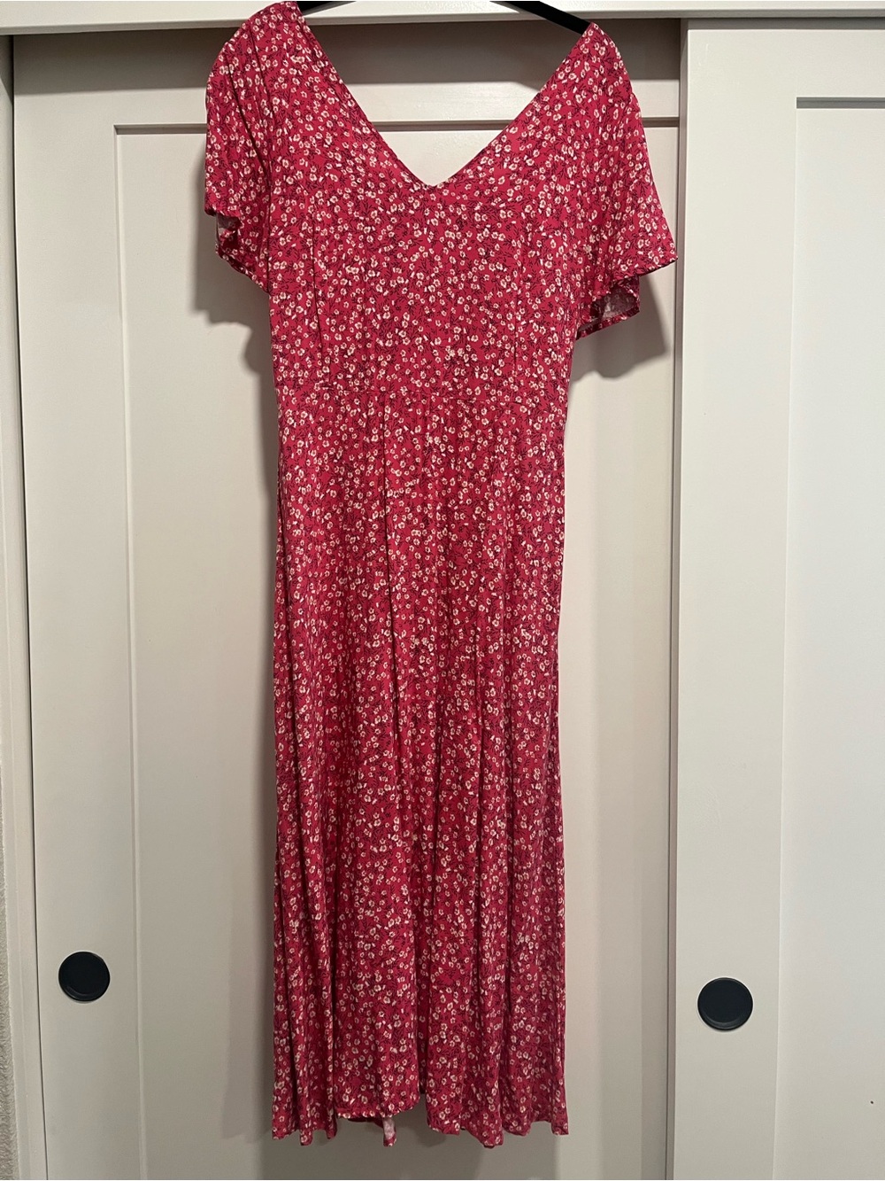 Old Navy Raspberry Floral V‑Neck Midi Dress